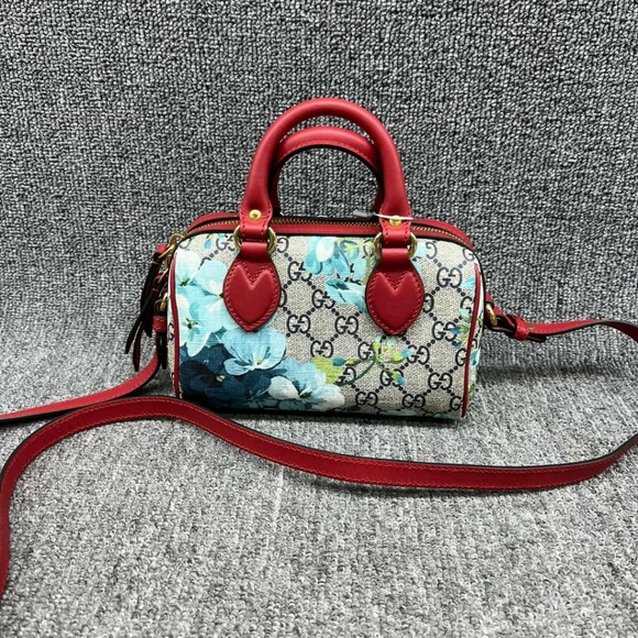 100% Authentic GUCCI Boston Blue&Red Blooms Canvas Satchel 650-102224 - Picture 2 of 16
